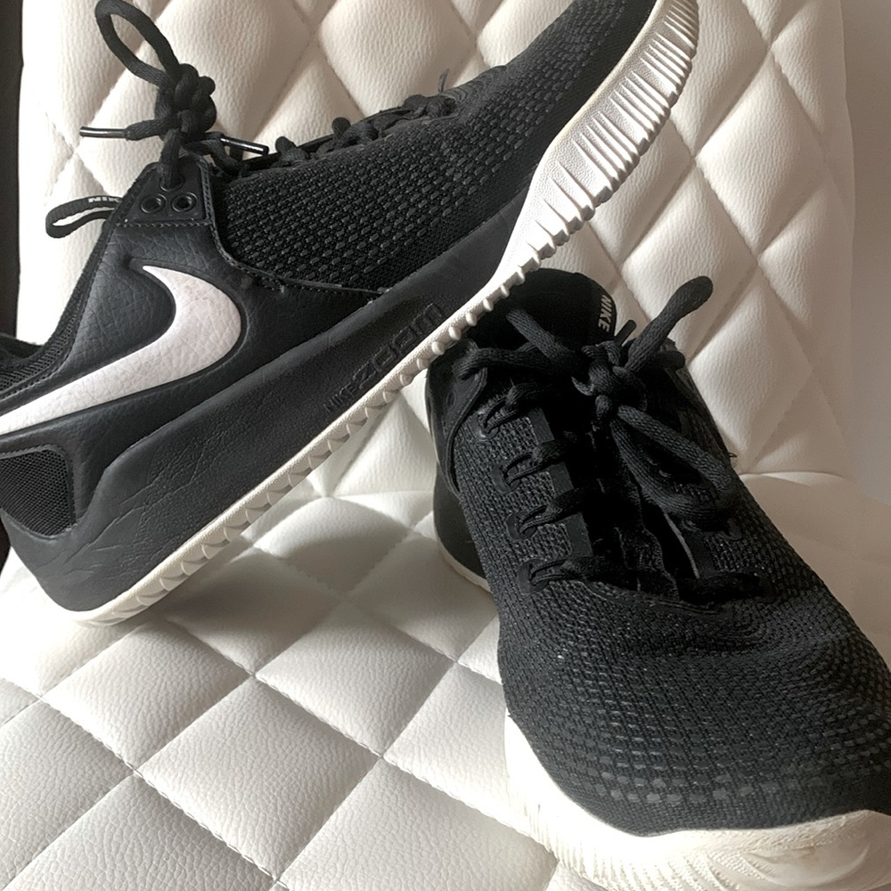 Nike Women’s Zoom Hyperace Volleyball Shoe